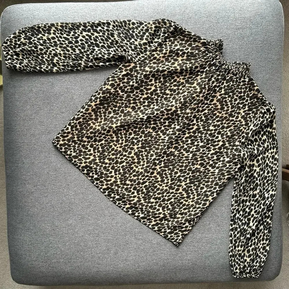 J. Crew Leopard Long Sleeve Mockneck Blouse Top Small - Picture 8 of 9
